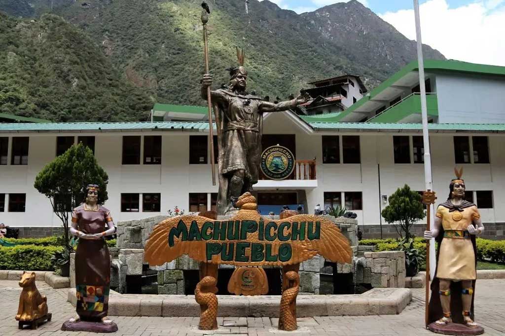 pueblo aguas calientes